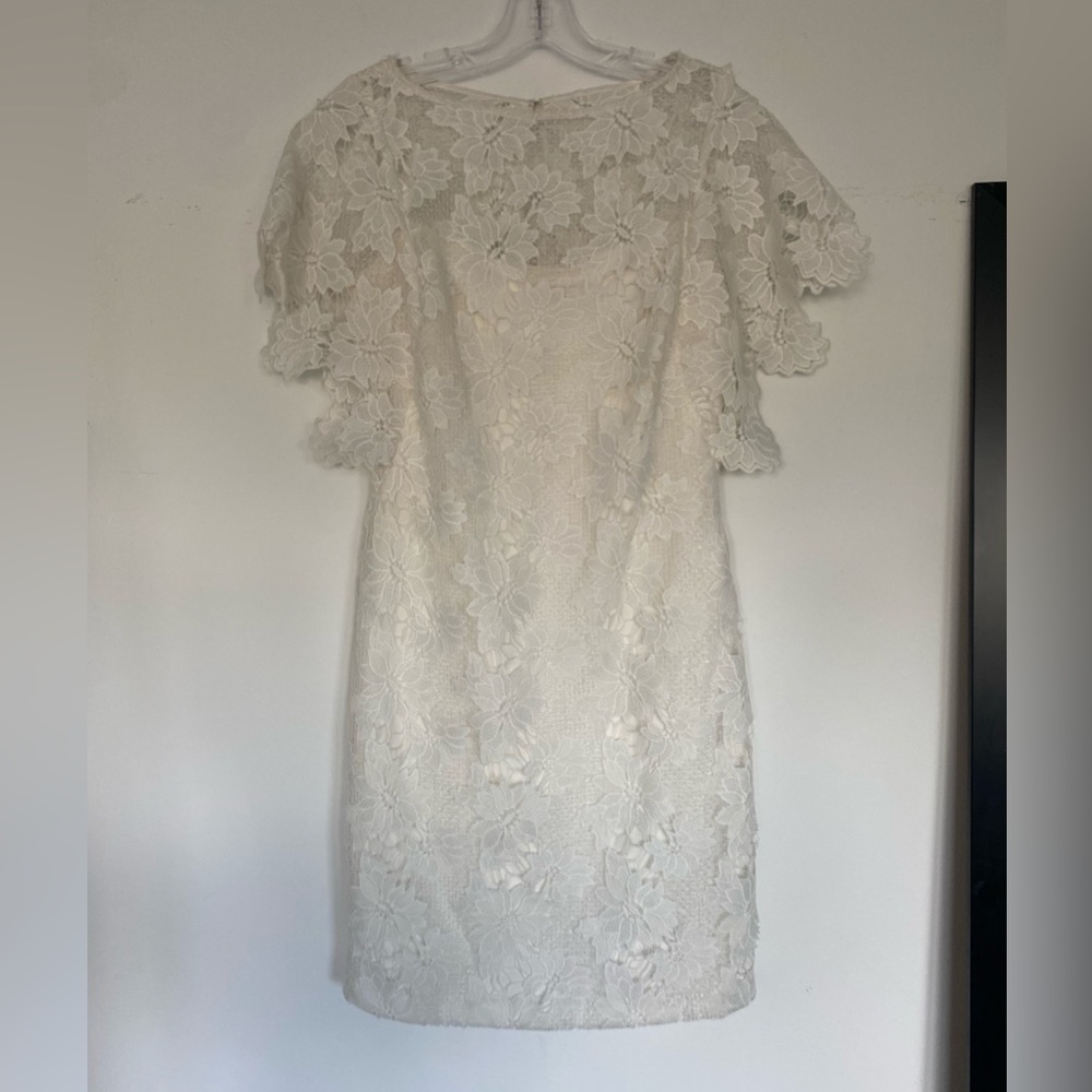 White lace chic dress